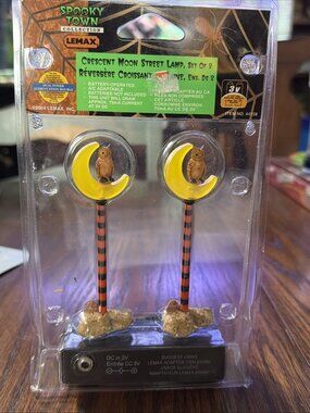Lemax Spooky Town OWL CRESCENT MOON STREET LAMP Halloween Lighted  Retired NIP